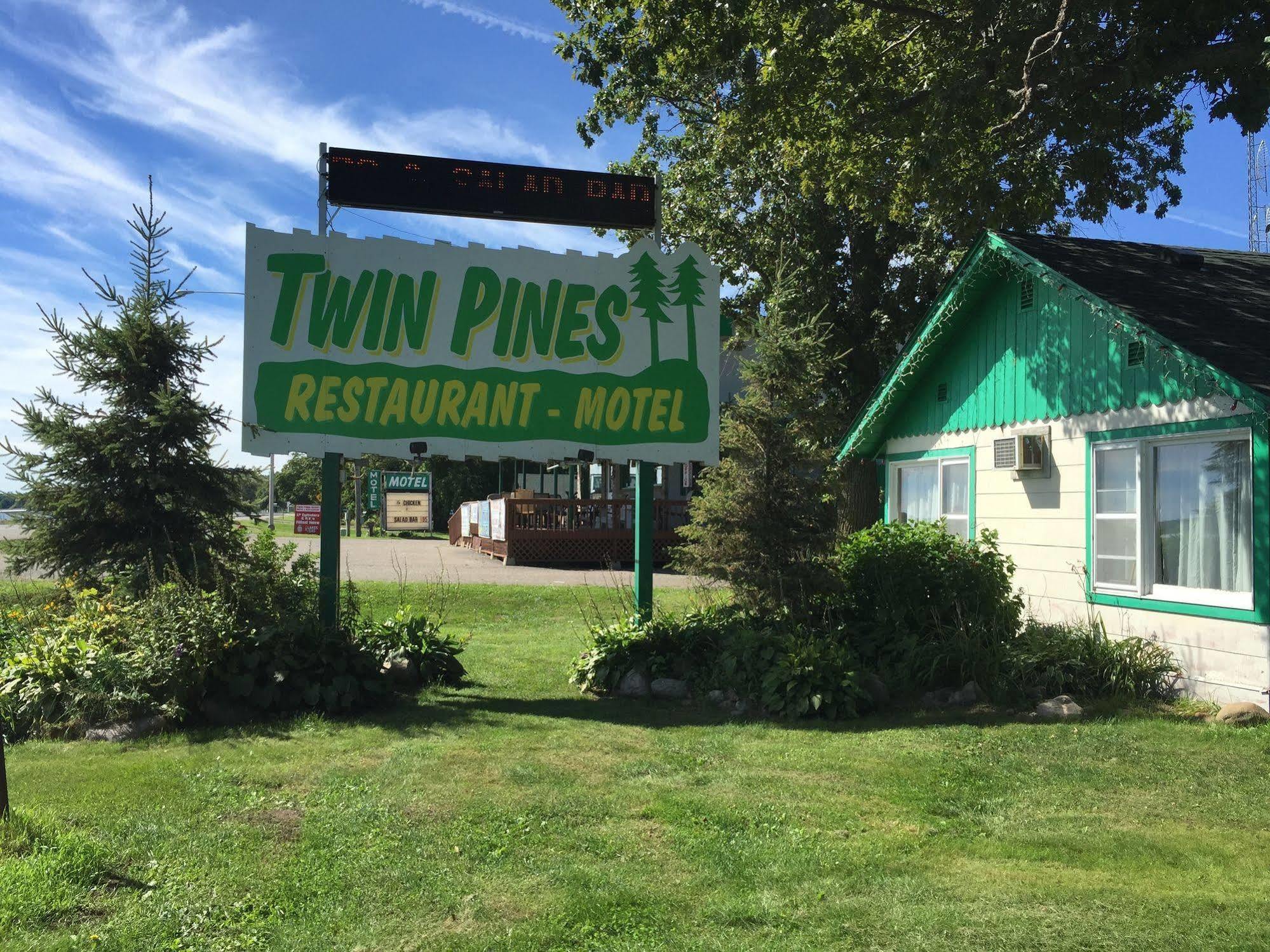 Twin Pines Resort Garrison Esterno foto
