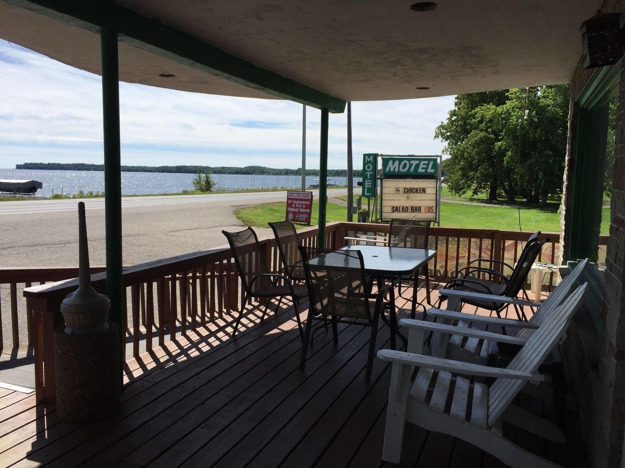 Twin Pines Resort Garrison Esterno foto